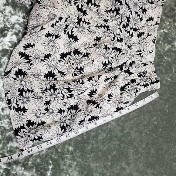 Lowry's Farm Floral Paperbag Shorts - Picture 4 of 8